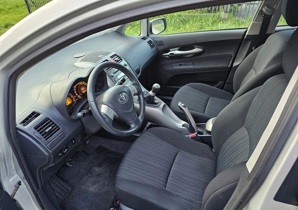 Toyota Auris cena 19900 przebieg: 209000, rok produkcji 2009 z Chełmża małe 191